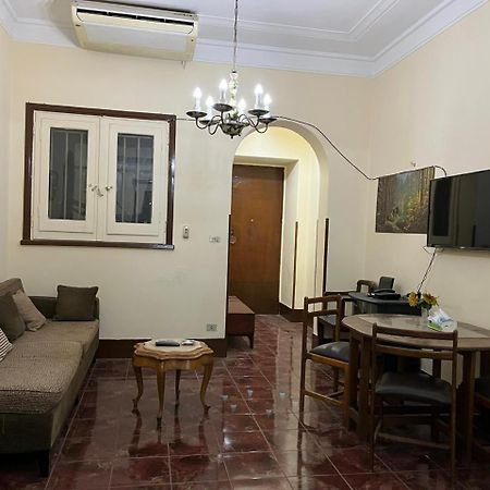 Beautiful Apartment In The Heart Of Kairo Exterior foto